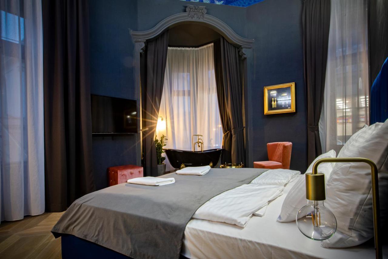 Noble Boutique - Adults Only 4* בודפשט
