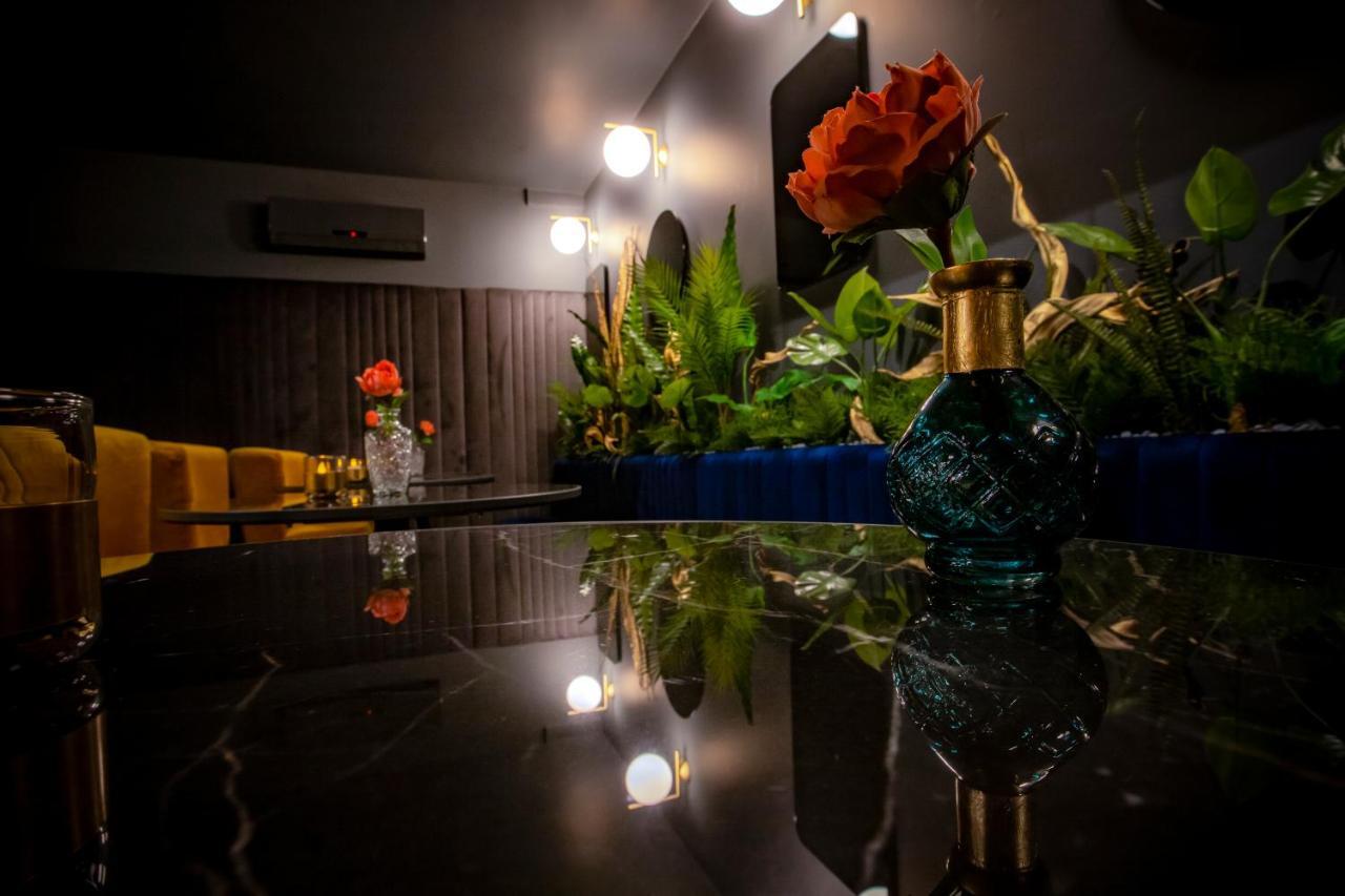Noble Boutique - Adults Only מלון 4*